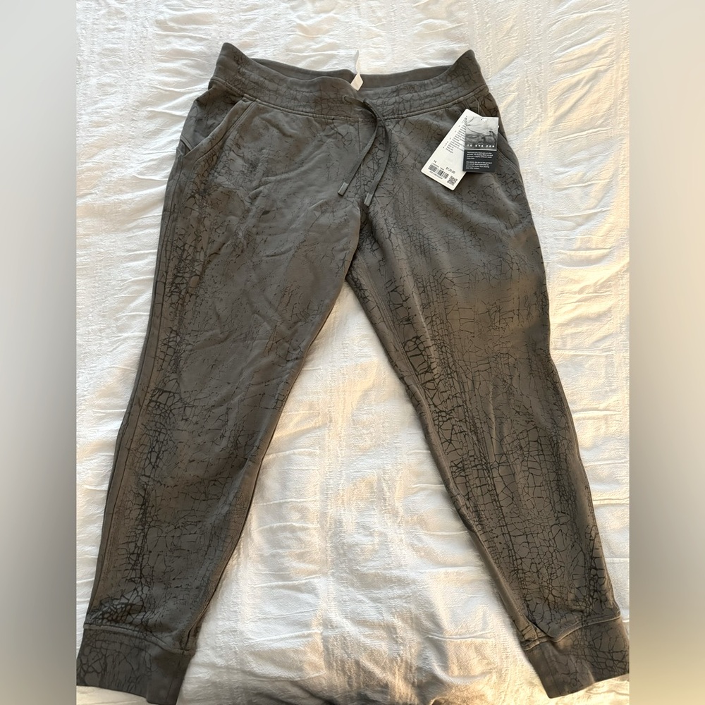 NWT lululemon athletica Jogger Pants